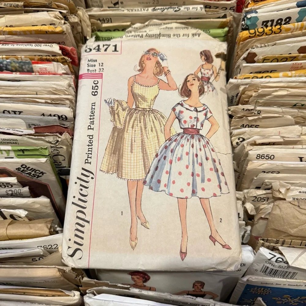 Vintage Simplicity Sewing Pattern - Picture 1 of 2